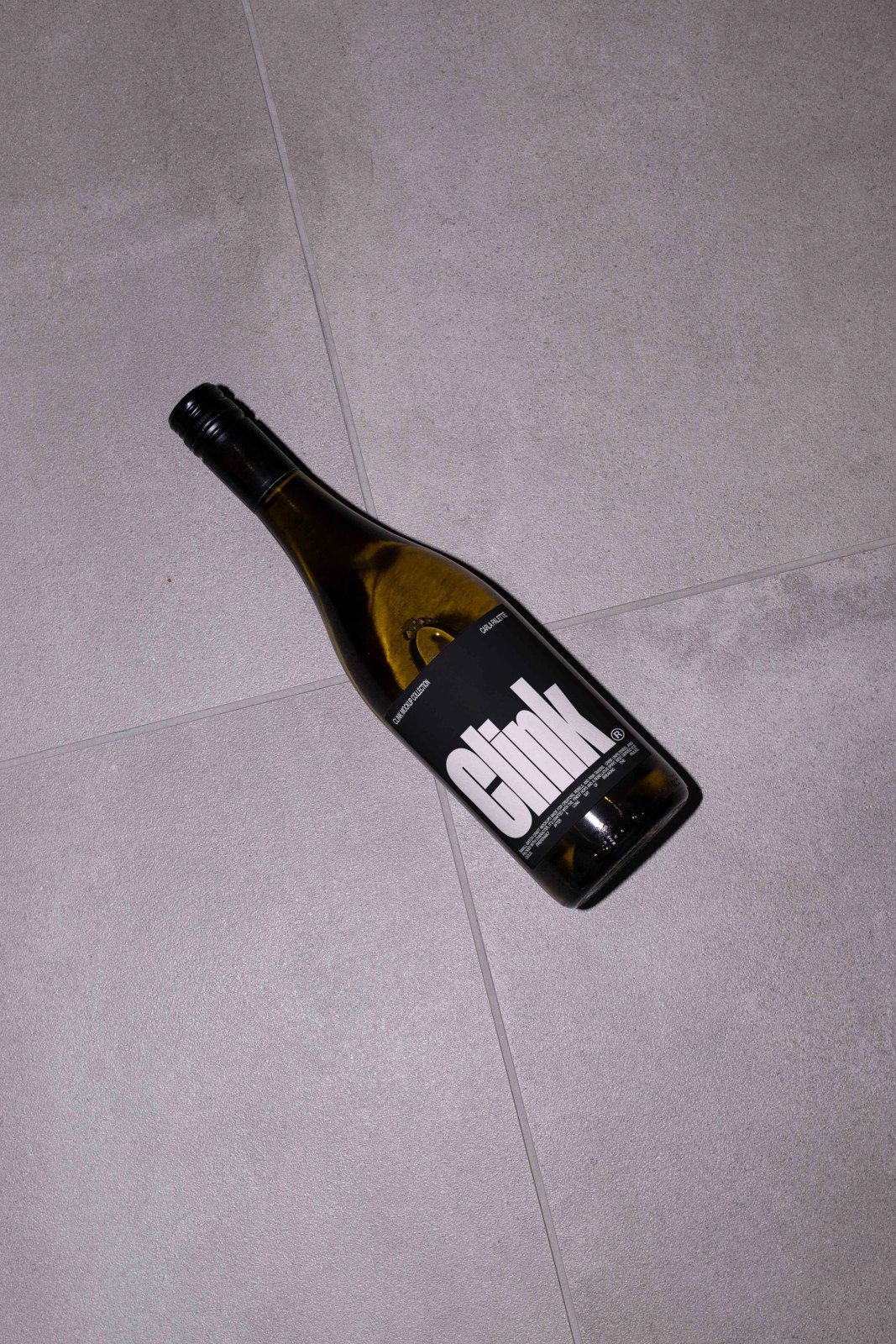 CLINK WINE BOTTLE 01