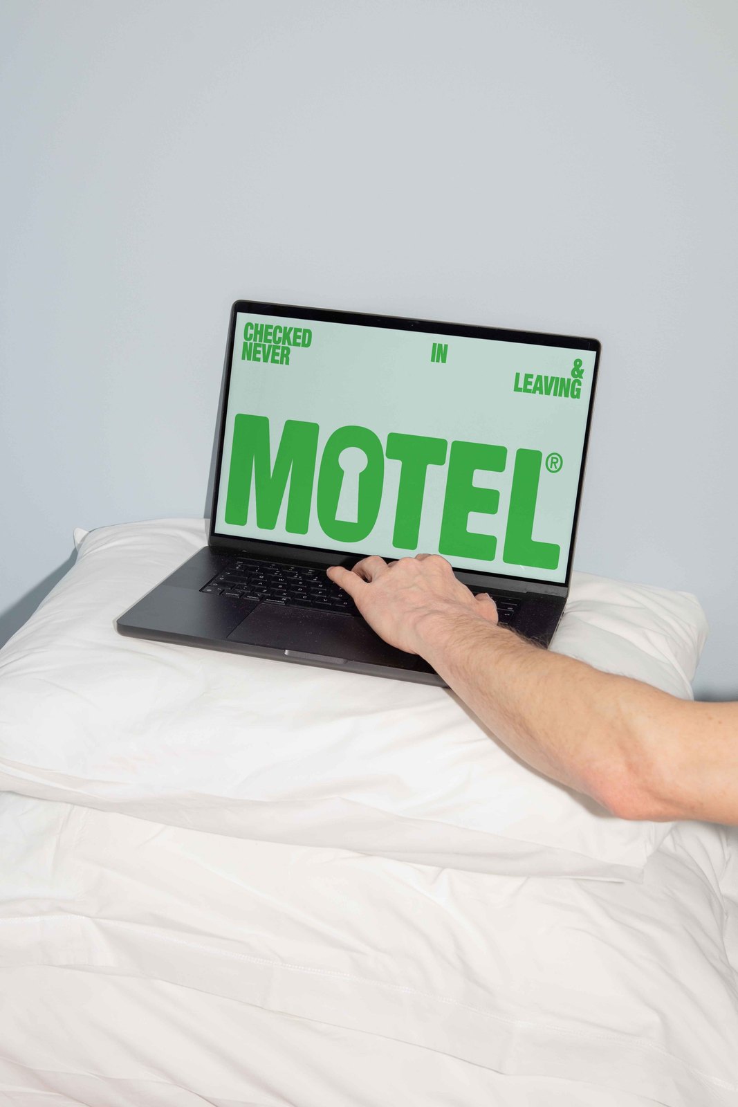 MOTEL LAPTOP 06 preview 4