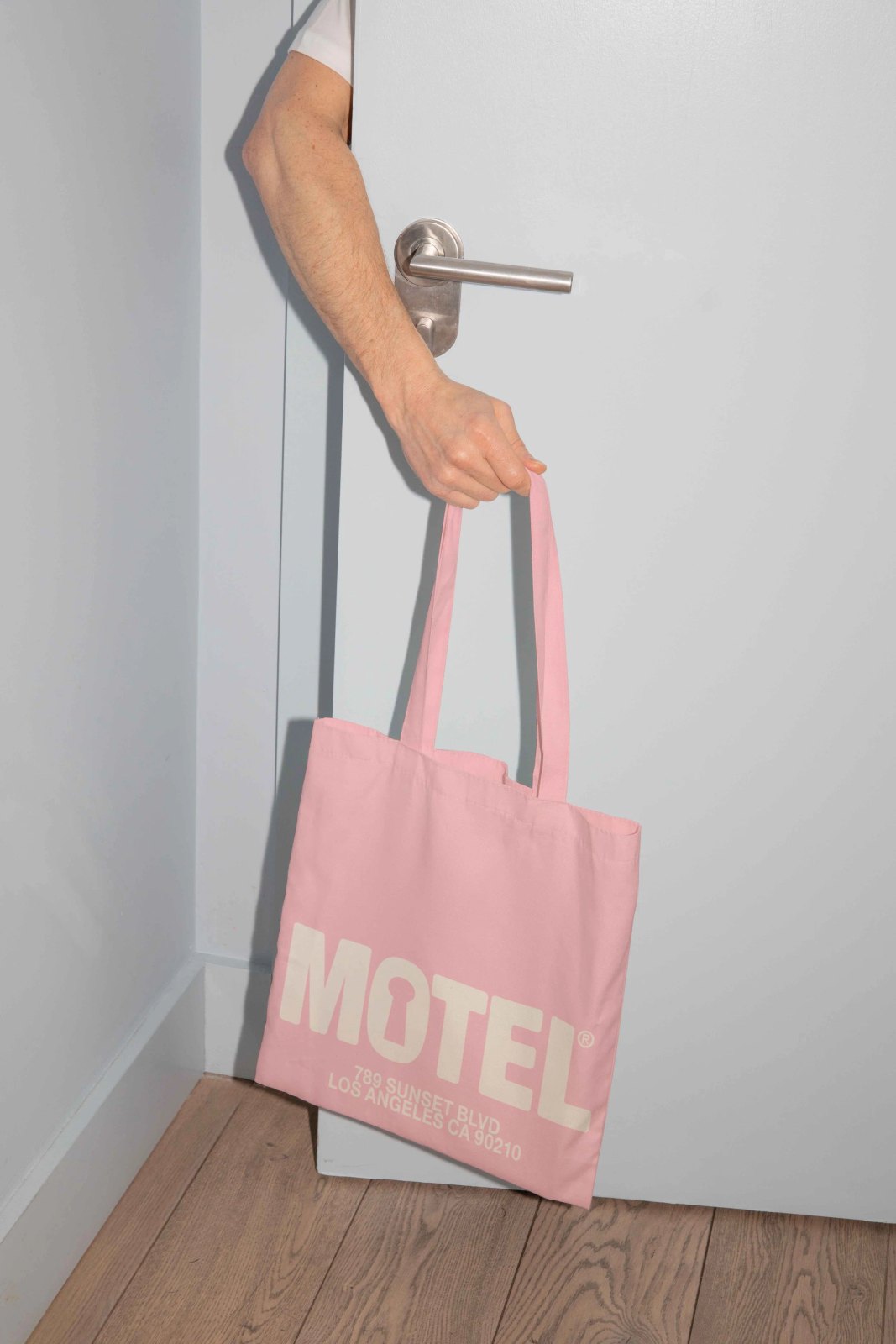 MOTEL TOTEBAG 01 preview 3