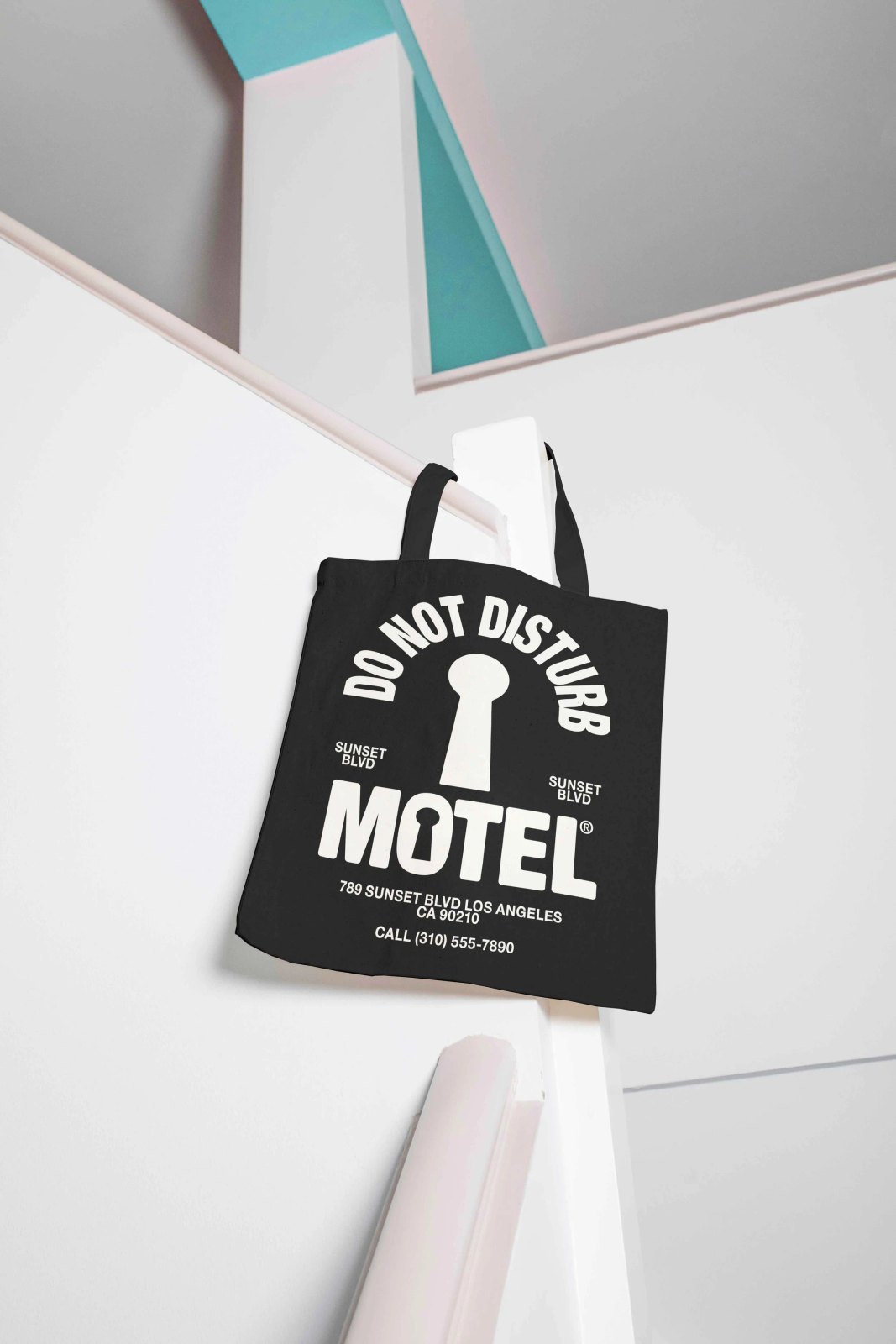 MOTEL TOTEBAG 04 preview 4