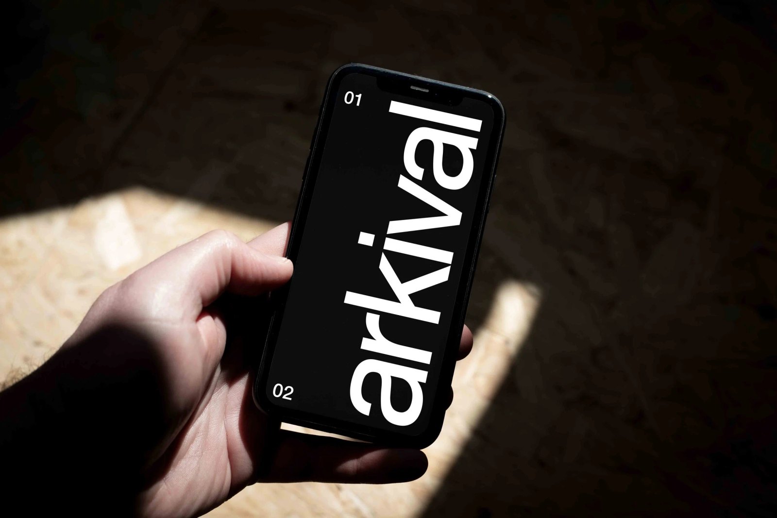 B2 IPHONE 01