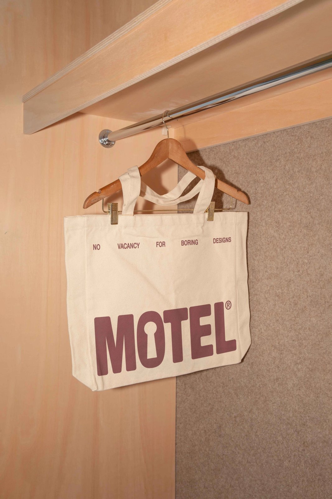 MOTEL TOTEBAG 02