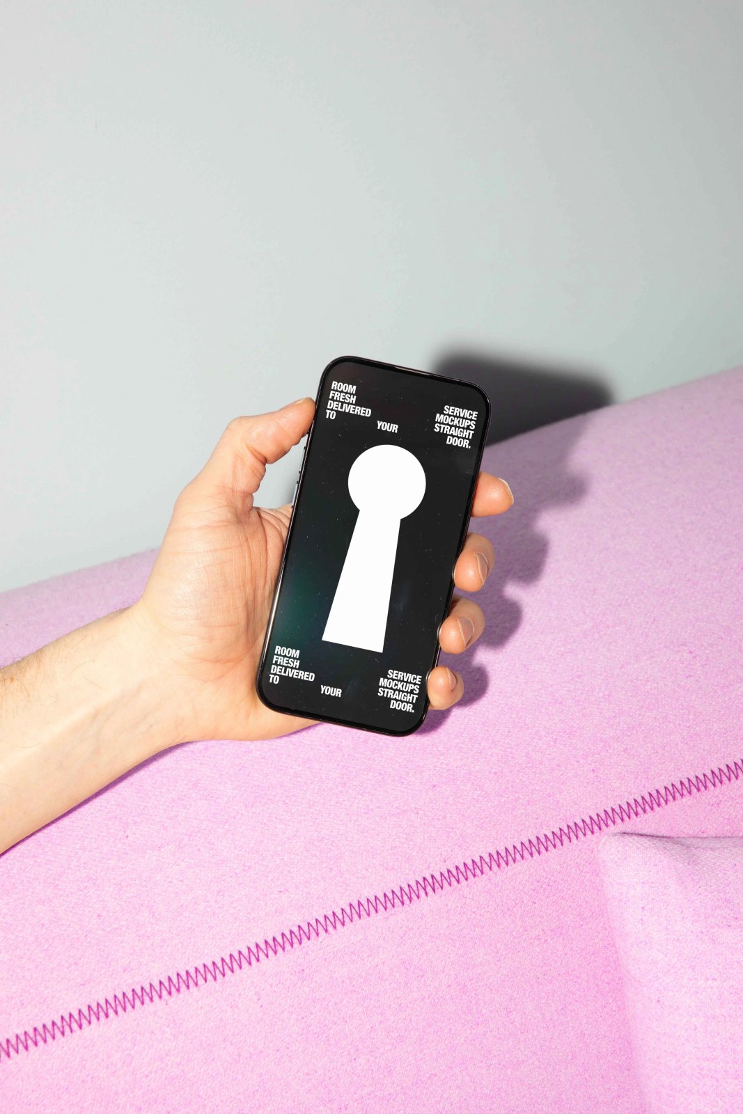 MOTEL SMARTPHONE 02