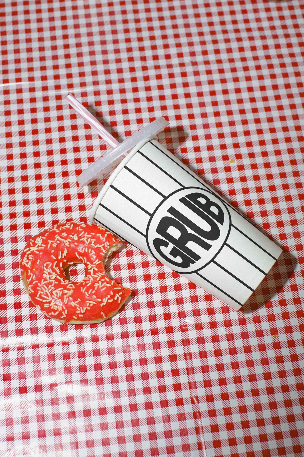 GRUB CUP MOCKUP 03