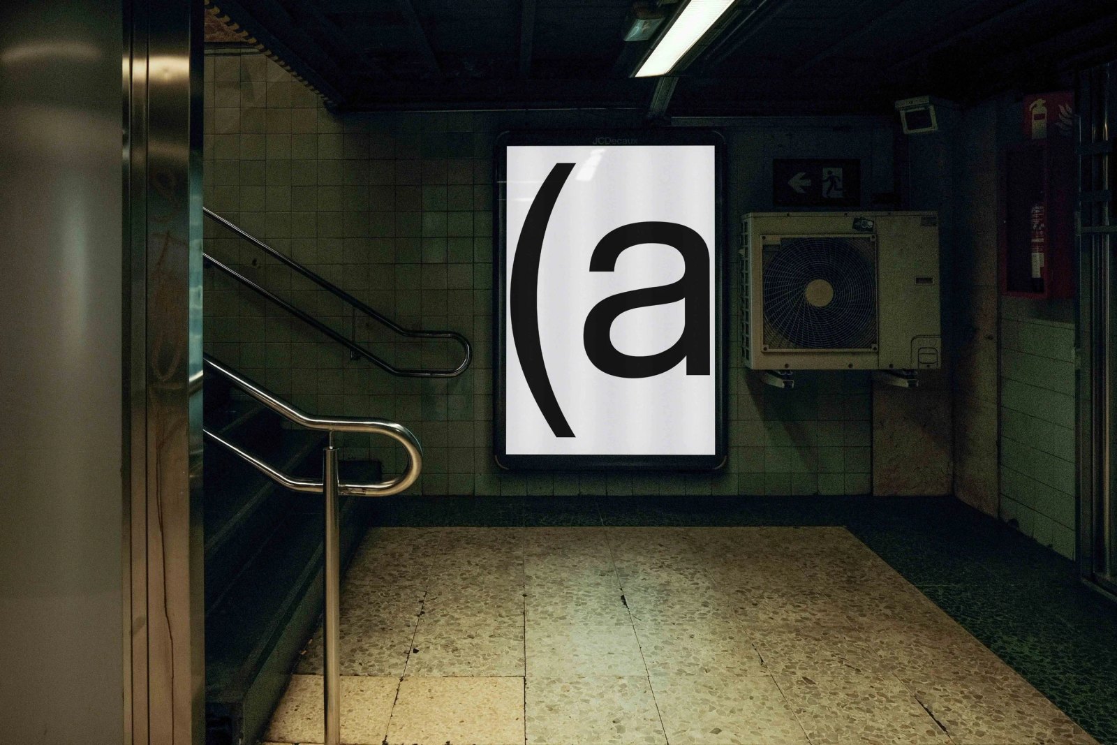 B4 SIGNAGE 07