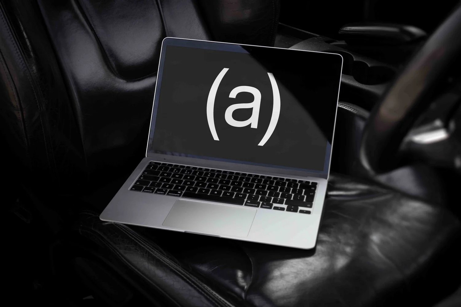 B2 MACBOOK 02
