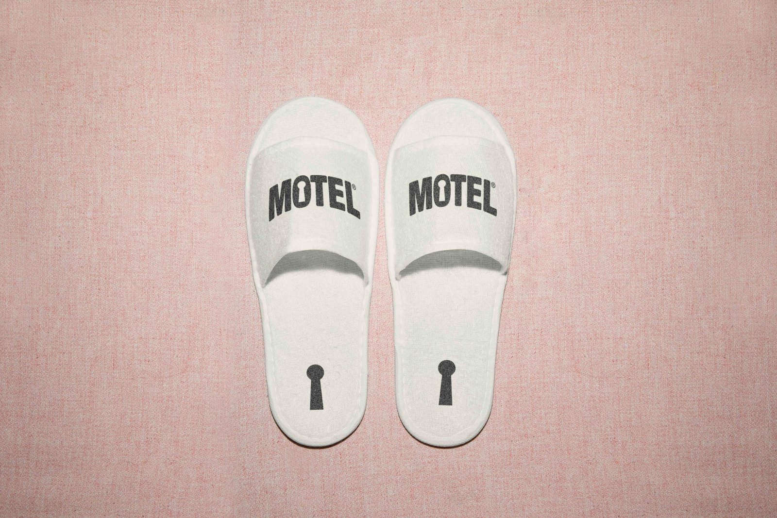MOTEL SLIPPERS 01