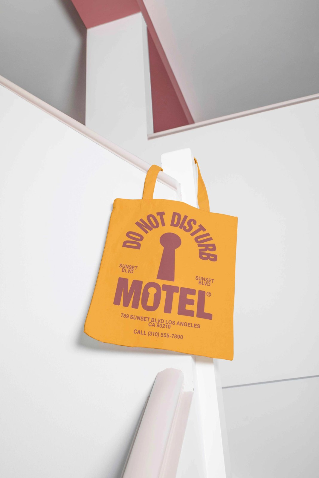 MOTEL TOTEBAG 04 preview 3
