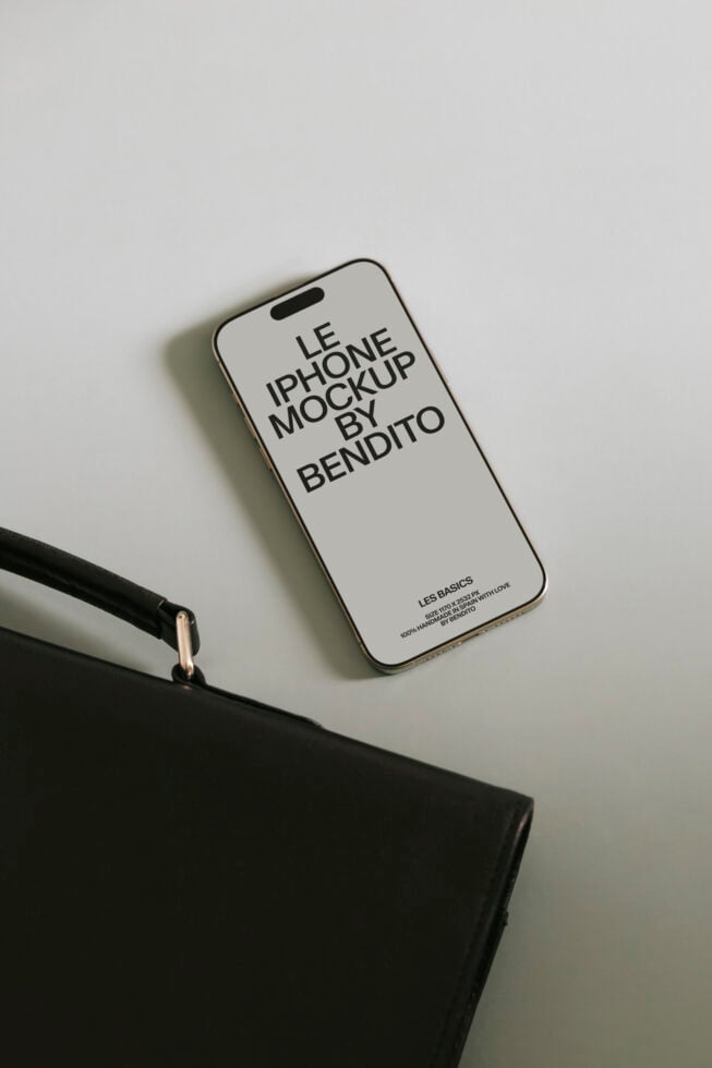 Le iPhone LB26W06 Mockup