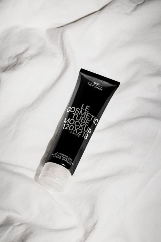 Le Cosmetic Tube LB25W10 Mockup preview 4