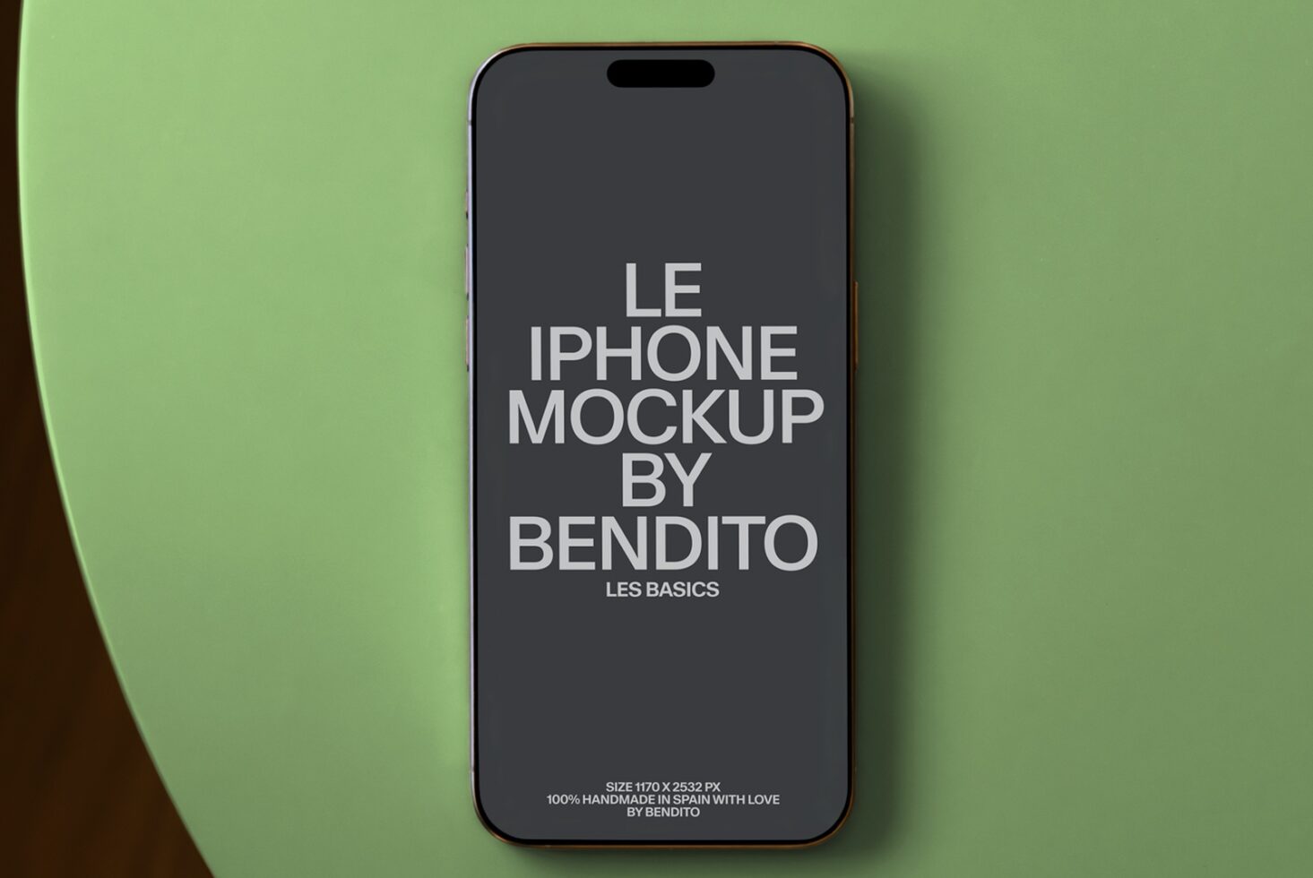 Le iPhone LB26W26 Mockup preview 2