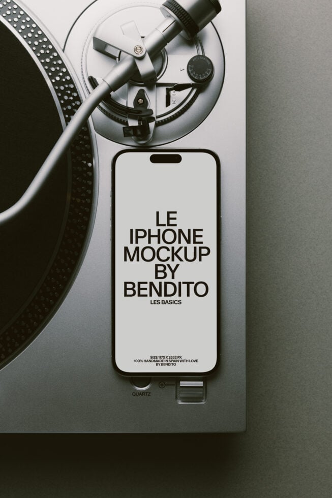 Le iPhone LB26W1901 Mockup