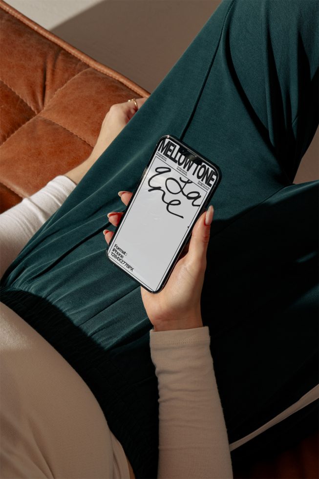 iPhone MT01 Mockup