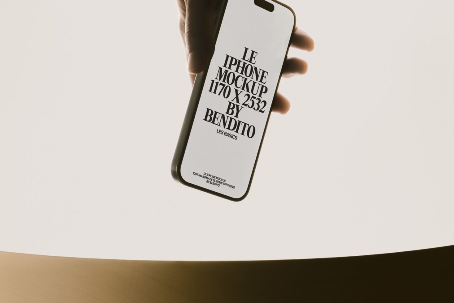 Le iPhone LB26W3804 Mockup preview 2
