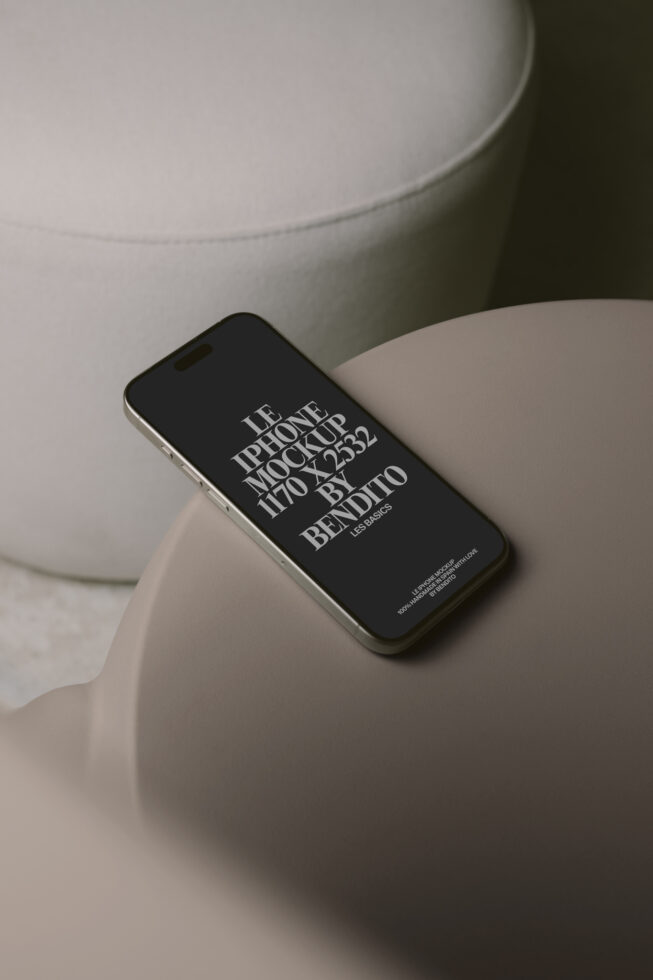 Le iPhone LB26W0101 Mockup preview 4