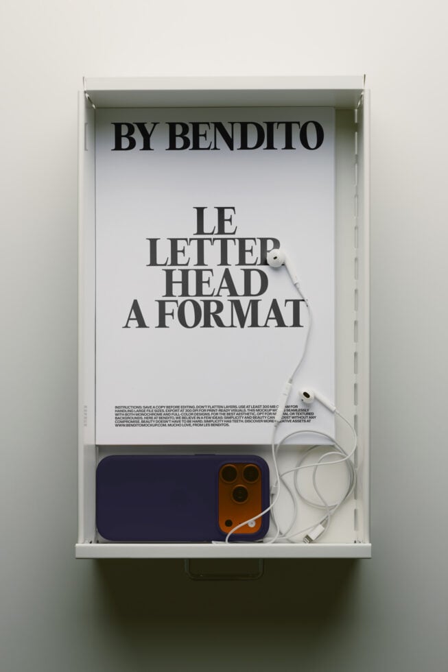 Le Letterhead LB26W2702 Mockup