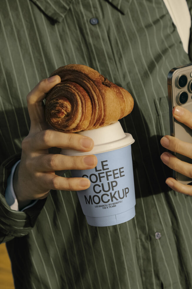 Le Coffee Cup LB25W16 Mockup preview 4