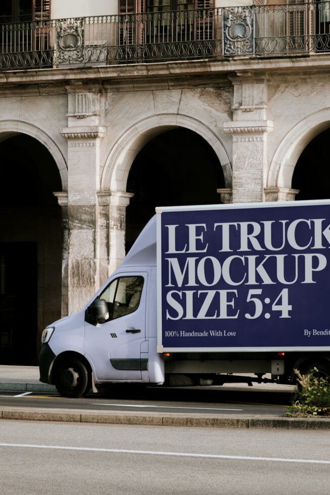 Le Truck LB26W12 Mockup preview 4