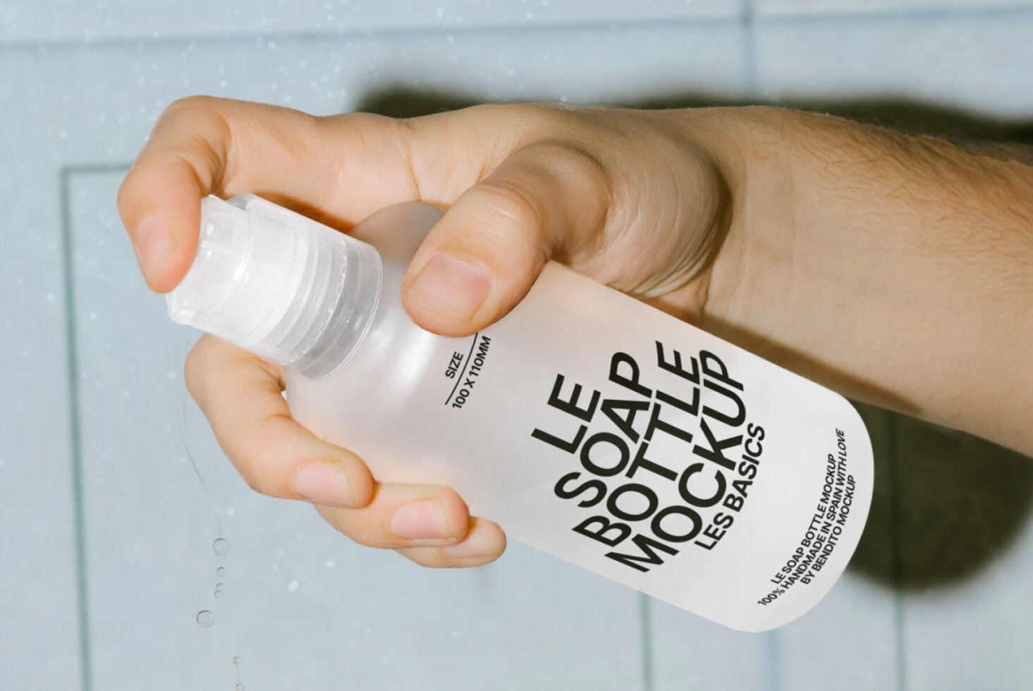 Le Soap Bottle LB25W19 Mockup preview 2