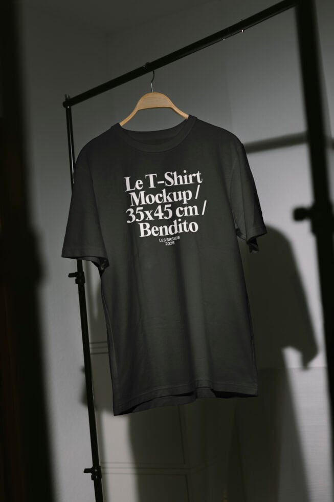Le T-Shirt LB25W1402 Mockup preview 4