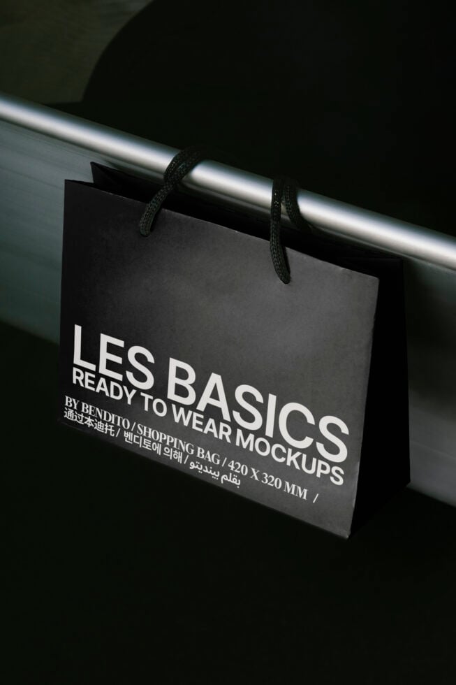 Le Shopping Bag LB25W0202 Mockup preview 4