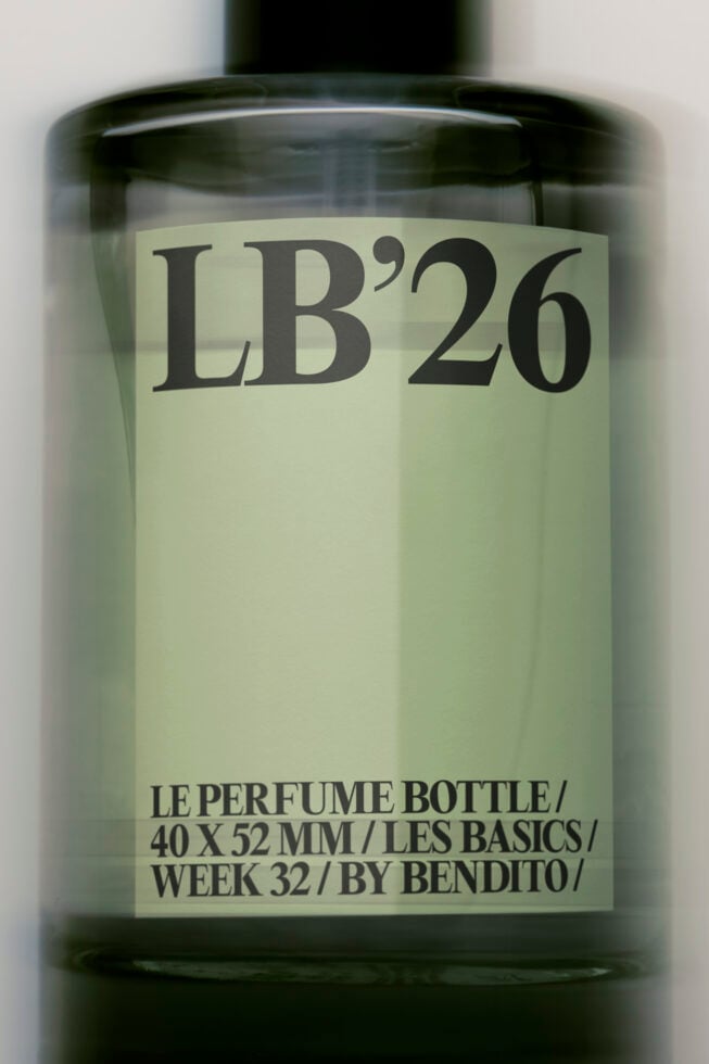 Le Perfume Bottle LB26W32 Mockup preview 4