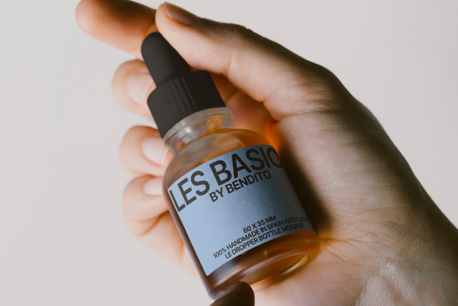Le Dropper Bottle LB25W21 Mockup preview 2
