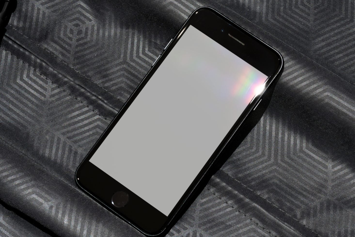 iPhone #CCC03 Mockup preview 2