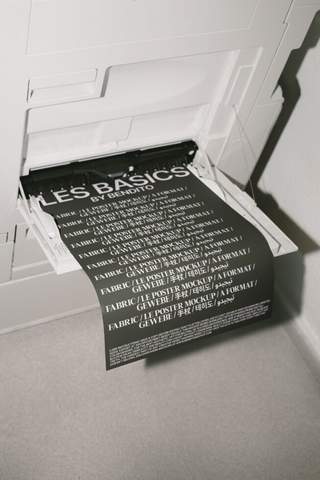 Le Poster LB25W1101 Mockup preview 4
