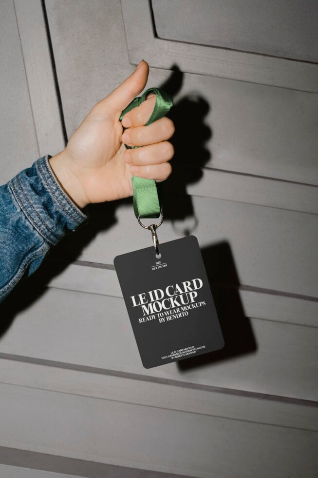 Le ID Card LB25W15 Mockup preview 4