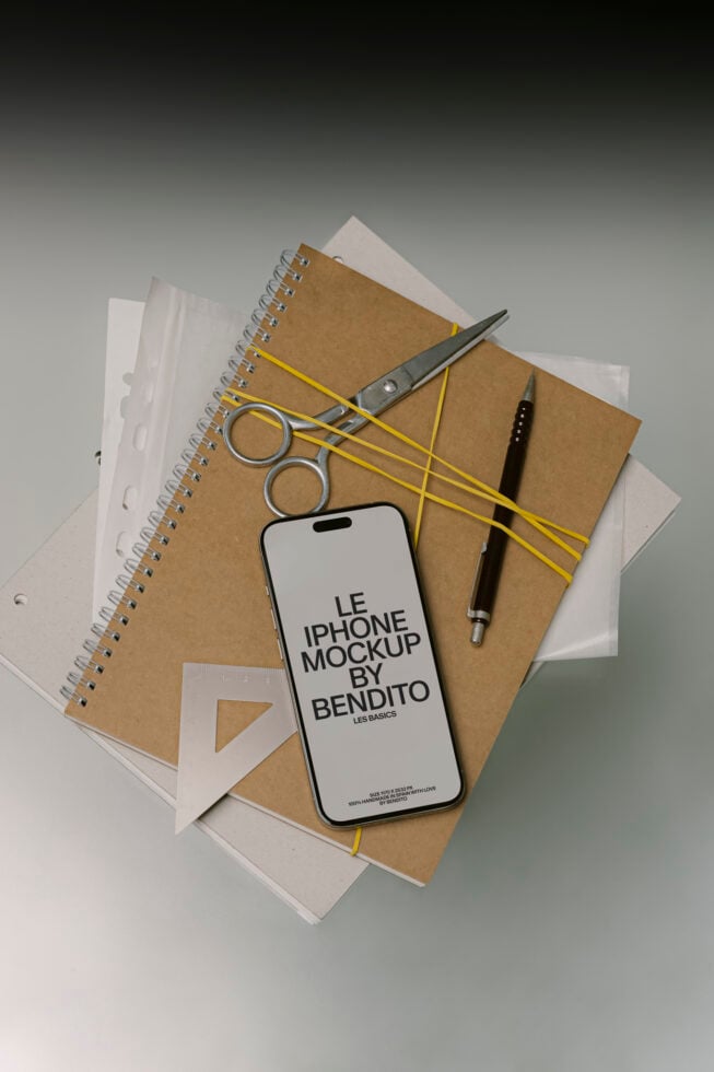 Le iPhone LB26W0102 Mockup