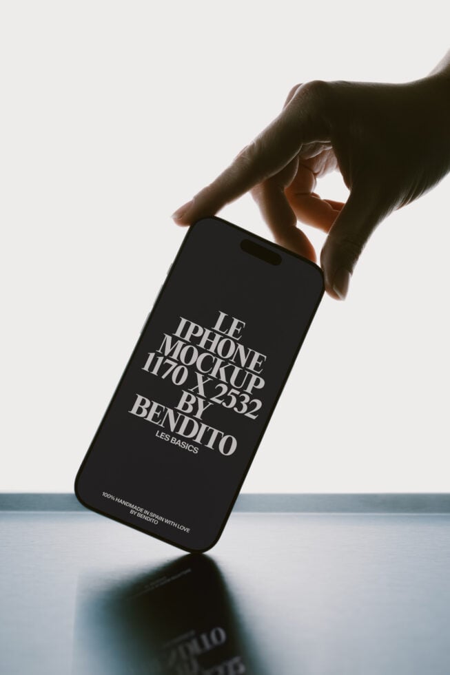 Le iPhone LB26W23 Mockup preview 4