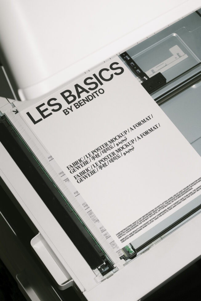 Le Poster LB25W1102 Mockup