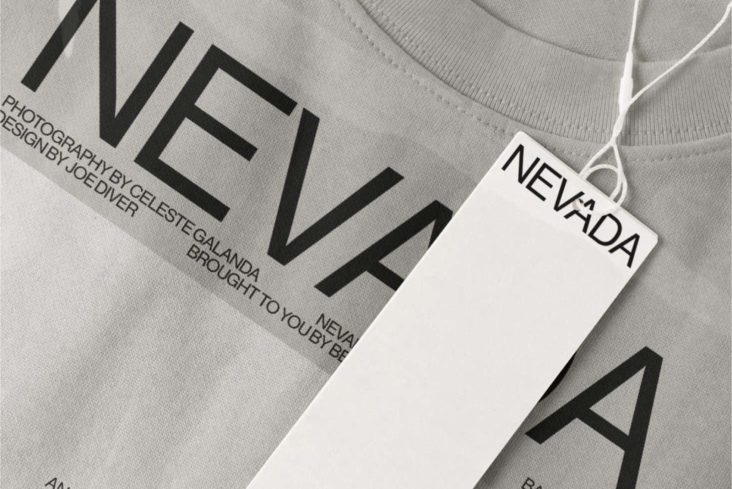 Label N04 Mockup preview 2