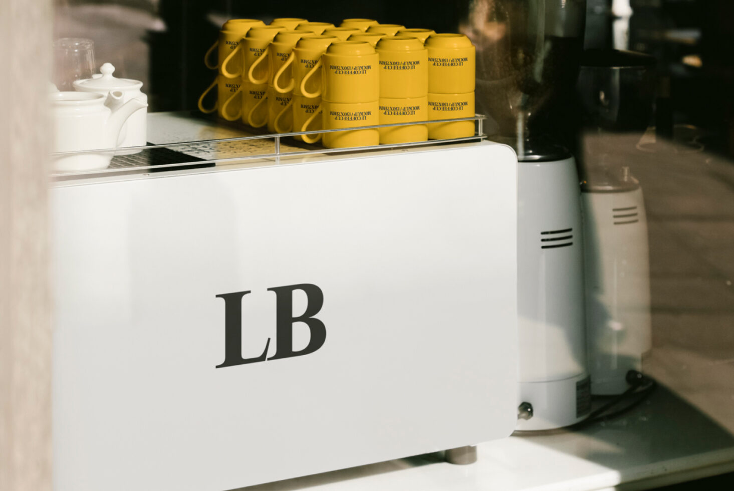 Le Coffee Cup LB25W08 Mockup preview 2