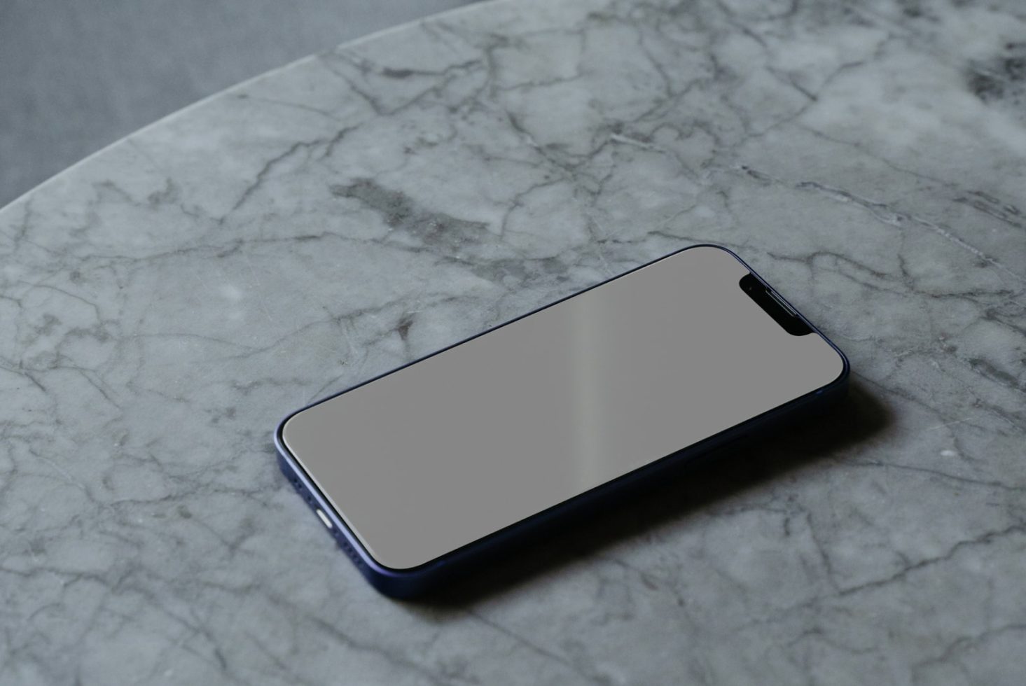 iPhone MS04 Mockup preview 2