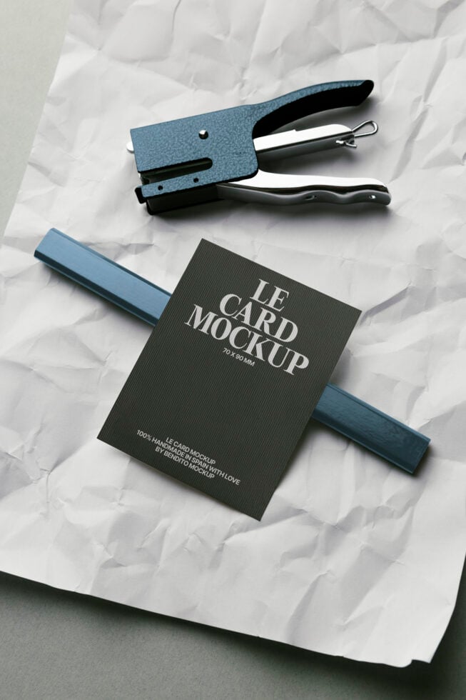 Le Card LB25W38 Mockup preview 4