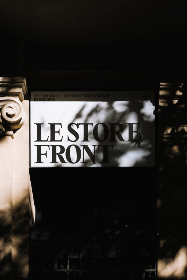 Le Store Front LB26W13 Mockup
