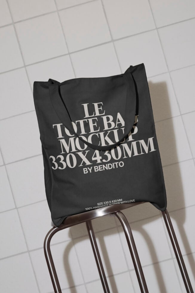 Le Tote Bag LB25W23 Mockup preview 4