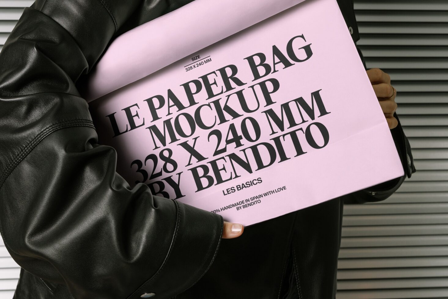 Le Paper Bag LB26W16 Mockup preview 2