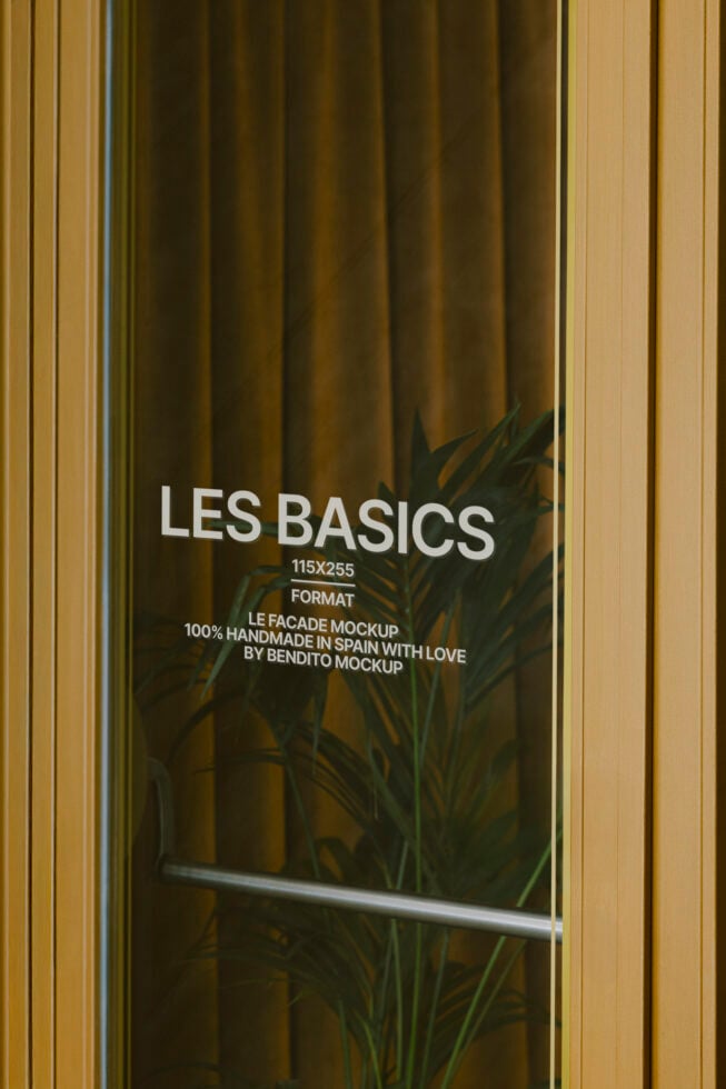 Le Facade LB25W27 Mockup