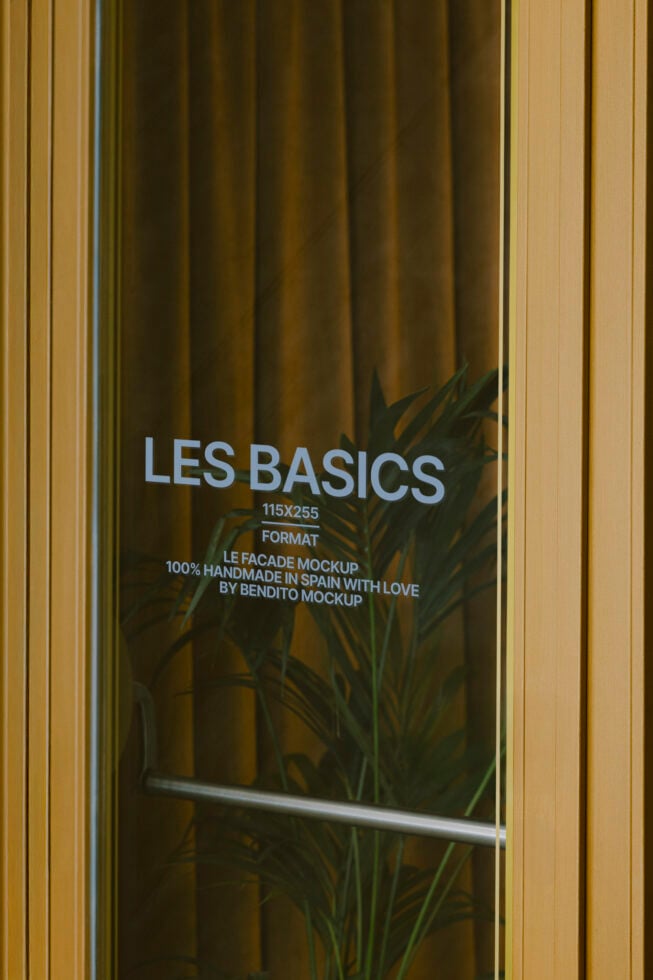 Le Facade LB25W27 Mockup preview 4