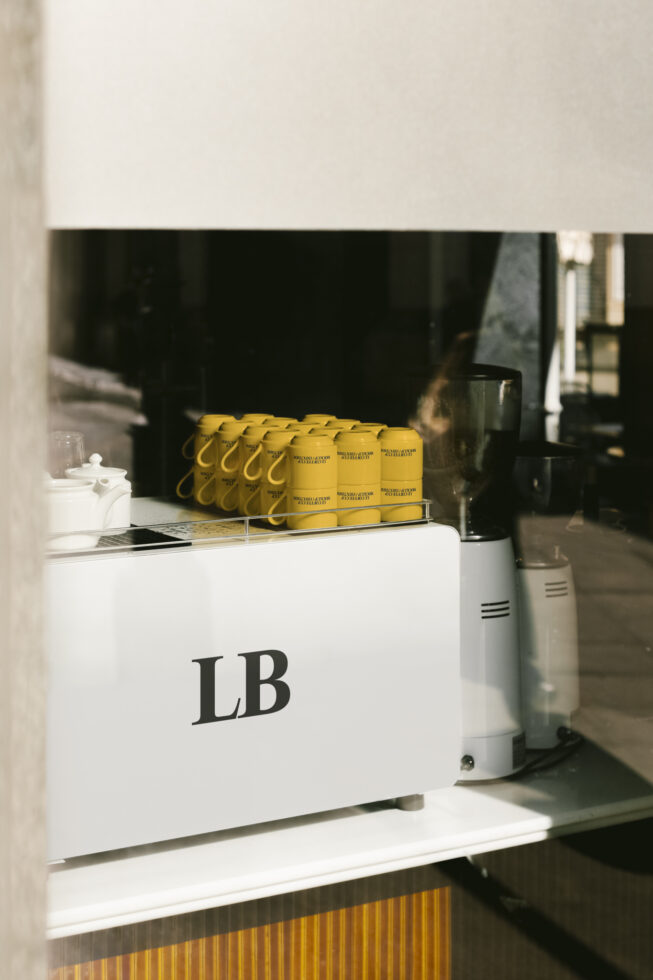 Le Coffee Cup LB25W08 Mockup preview 4