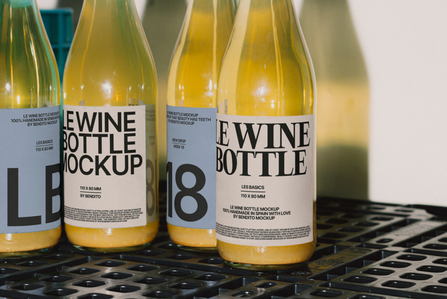 Le Wine Bottle LB25W18 Mockup preview 2