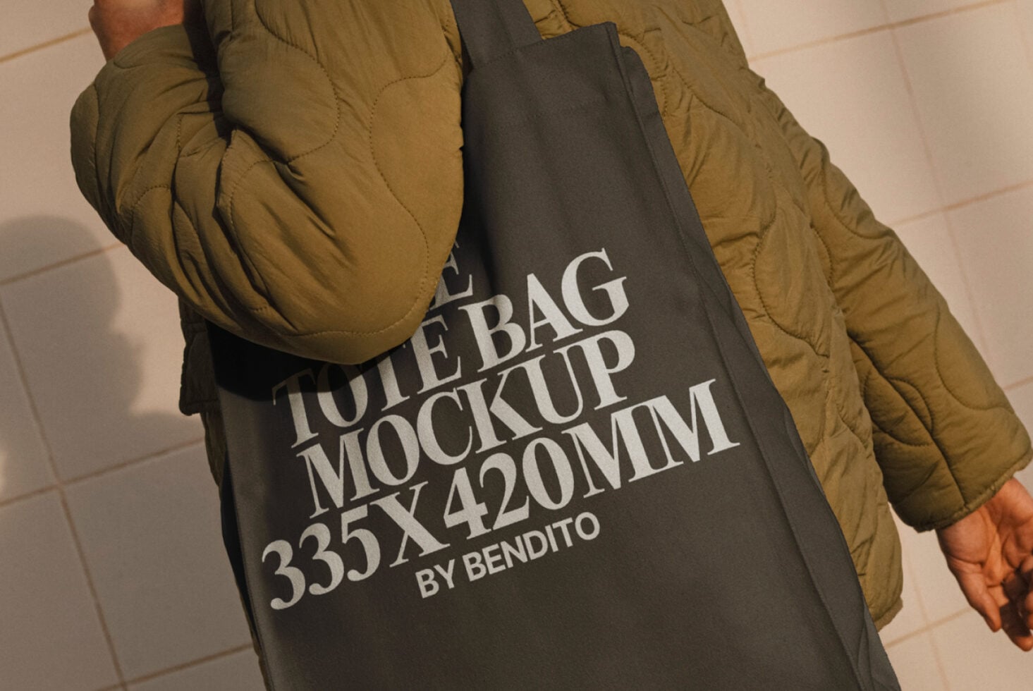 Le Tote Bag LB25W17 Mockup preview 2