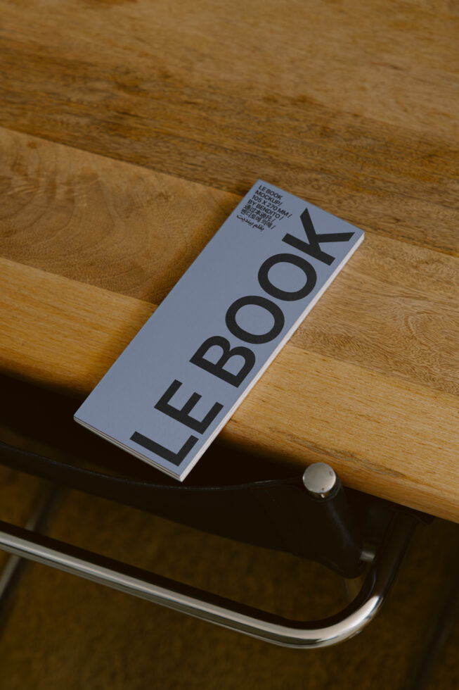 Le Book LB25W2601 Mockup preview 4
