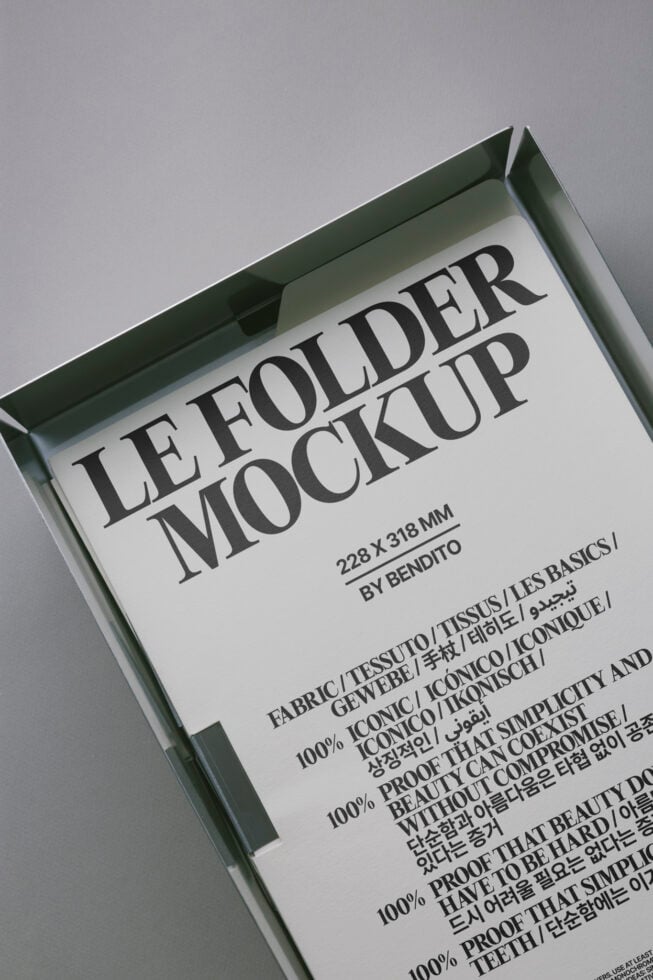 Le Folder LB25W25 Mockup