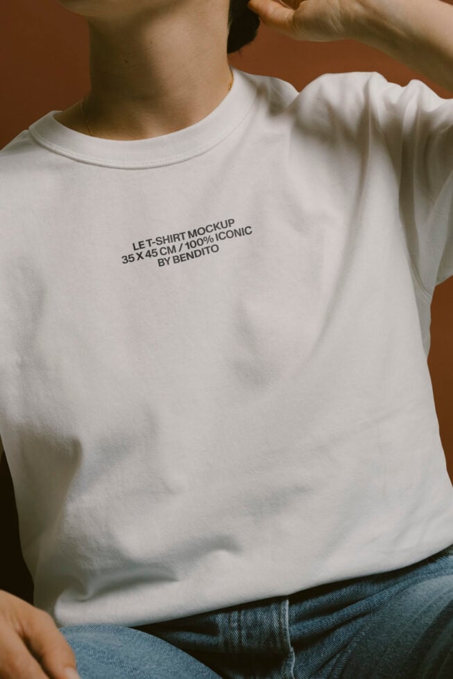 Le T-Shirt LB26W01 Mockup