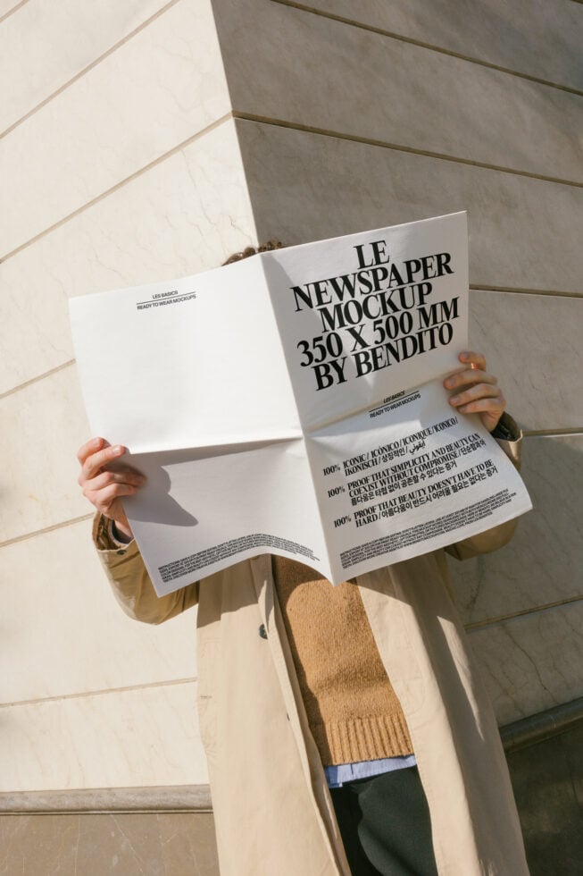 Le Newspaper LB26W13 Mockup