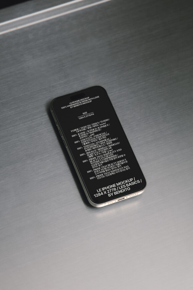 Le iPhone LB25W27 Mockup preview 4